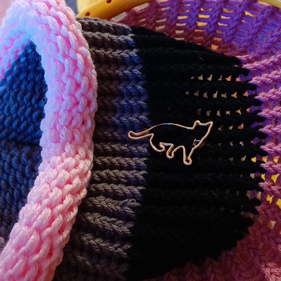 Cat Lovers Knit Hat beanie Fall season Pink Black Gray adult sz with hair clip - Picture 2 of 3